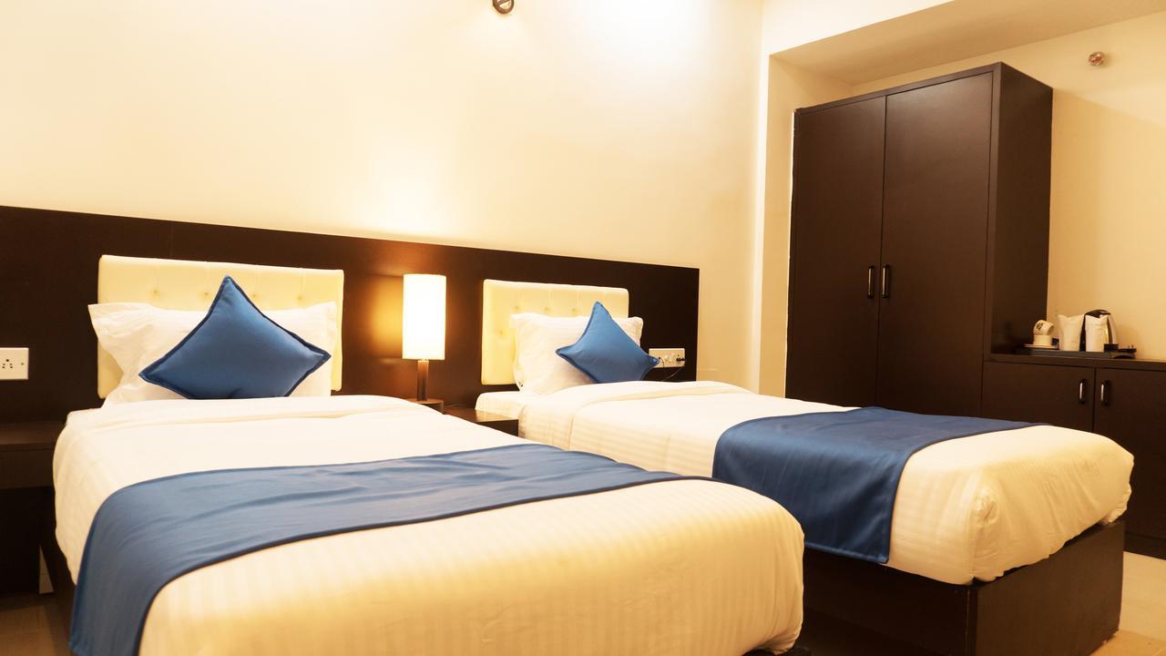 Hotel Max Inn Bhāgalpur Exteriör bild