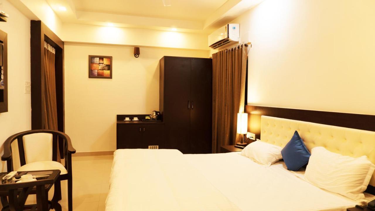 Hotel Max Inn Bhāgalpur Exteriör bild
