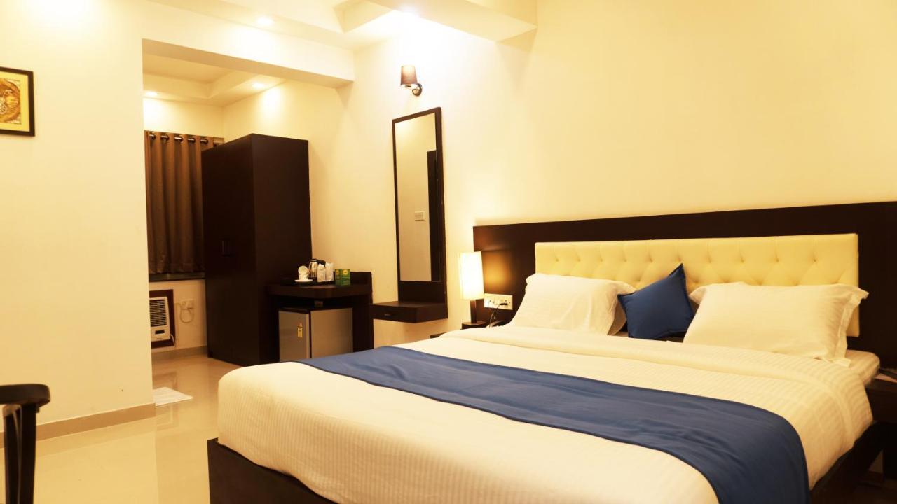 Hotel Max Inn Bhāgalpur Exteriör bild