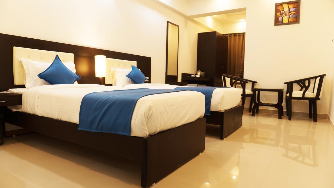 Hotel Max Inn Bhāgalpur Exteriör bild